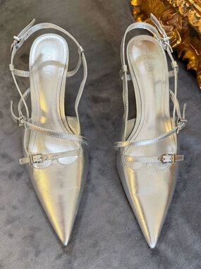 ✨ SCHUTZ Silver Slingback Kitten Heels Size 8 - New ✨